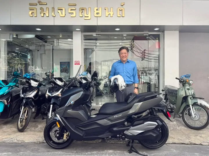KORN DNK Bangkok verified handover record, Maxi Scooter delivery frame 03